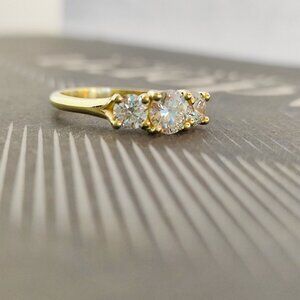 Engagement ring. 14K solid Yellow gold ring with 1.25ct' Lab-Created diamonds.